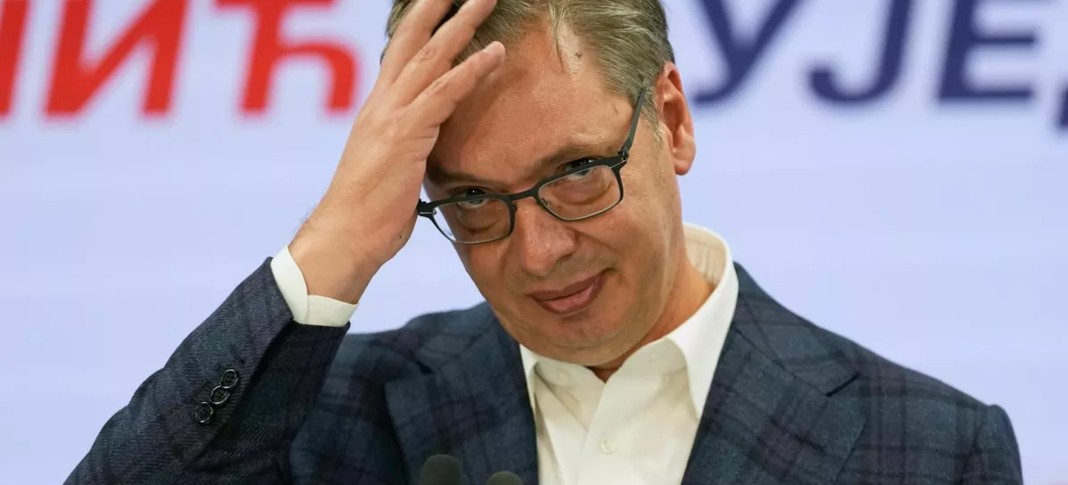 Aleksandar Vucic, leader of the right-wing Serbian Progressive Party (SNS) speaks at the party headquarters, after conceding defeat in the parliamentary election in Belgrade, Serbia, Sunday, Oct. 25, 2026. (AP Photo/Darko Vojinovic) / Foto: Darko Vojinovic