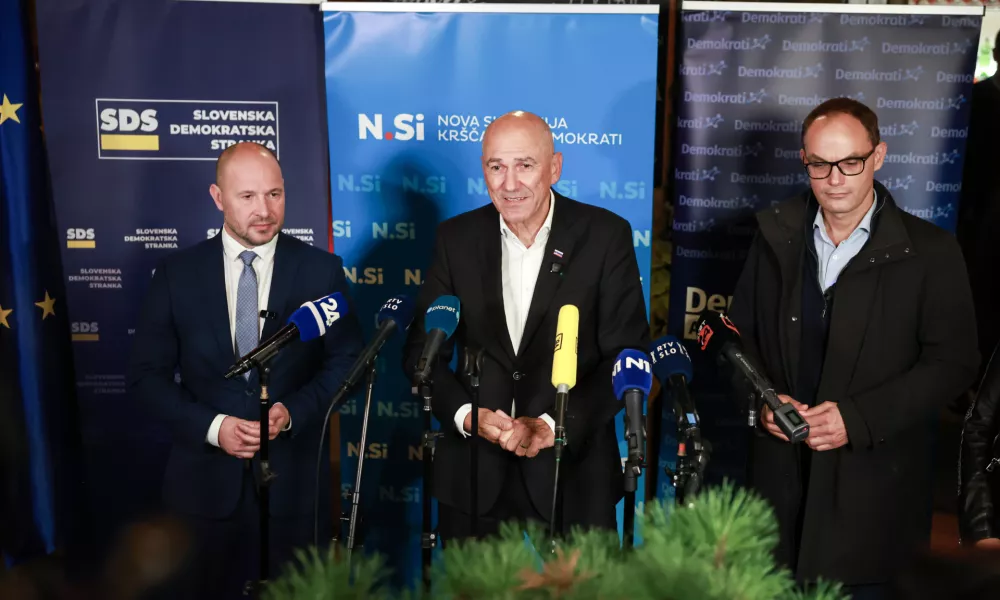 Jernej Vrtovec, Janez Jan&scaron;a, Anžej Logar- 11.10.2026 - referendum o politični policiji in treh posvetovalnih referendumih - stranke SDS, NSi, SLS, Demokrati//FOTO: Jaka Gasar