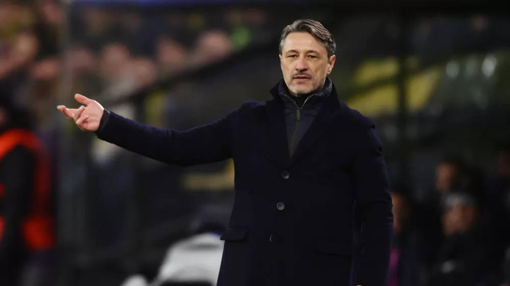 Soccer Football - UEFA Champions League - Play Off - First Leg - Borussia Dortmund v Atalanta - Signal Iduna Park, Dortmund, Germany - February 17, 2026 Borussia Dortmund coach Niko Kovac reacts REUTERS/Leon Kuegeler