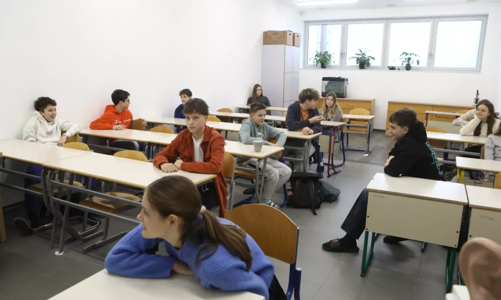 19.12.2025 - Osnovna &scaron;ola Prule na začasni lokaciji v BTC - učenci, pouk, osnovno&scaron;olciFoto Luka Cjuha