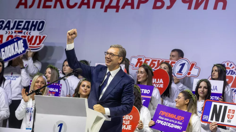 Serbia's former President and the ruling Serbian Progressive Party (SNS) candidate for Prime Minister Aleksandar Vucic gestures during a pre-election rally at King Milan Square in Nis, Serbia, October 21, 2026. REUTERS/Djordje Kojadinovic