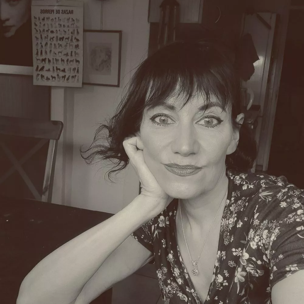 Ana Ristović, &scaron;e ena častna gostja Festivala poezije, je srbska pesnica in prevajalka iz Beograda. Diplomirala je iz srbske književnosti na beograjski filologiji in doslej objavila enajst pesni&scaron;kih zbirk. F arhiv festivala