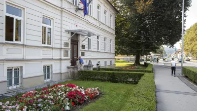 Bitka za Vrhniko: Cukjati želi tretji mandat, izzivalca obljubljata drugačno vodenje občine
