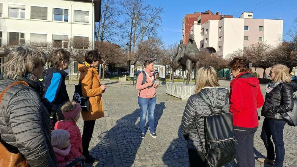 V Slovenskih Konjicah so ob 880-letnici prve pisne omembe mesta začeli z brezplačnimi mesečnimi tematskimi vodenji. F TIC Slovenske Konjice