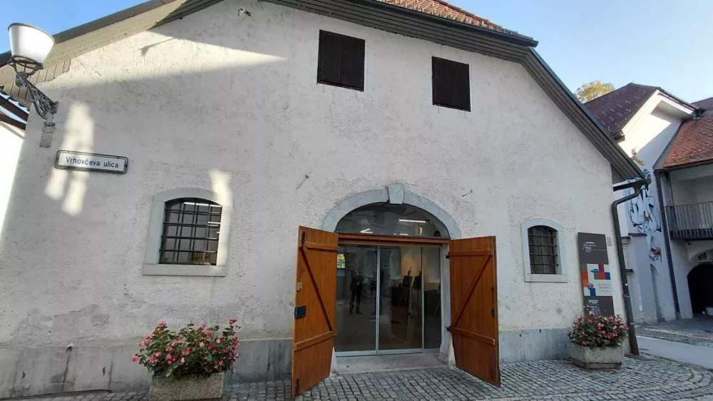 Nekdanja konju&scaron;nica je zaživela kot novo kulturno stiči&scaron;če