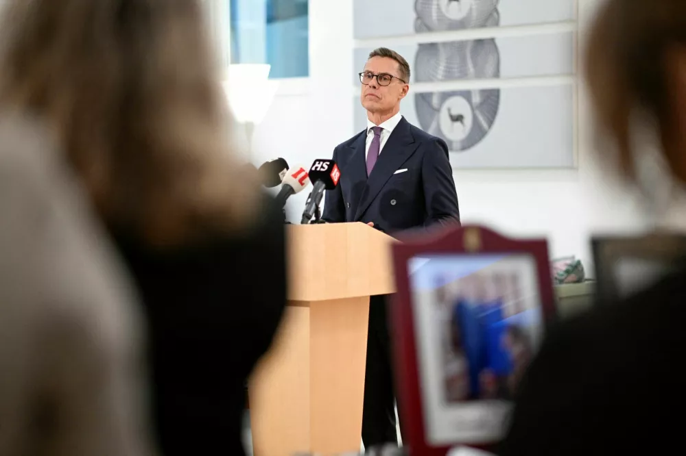 Finland's President Alexander Stubb speaks to the media at the President's official residence Mantyniemi in Helsinki, Finland, October 27, 2026. President Stubb and Norway's Prime Minister Jonas Gahr Store had a telephone conversation with Russian President Vladimir Putin earlier that day. Lehtikuva/Mikko Stig via REUTERS ATTENTION EDITORS - THIS IMAGE WAS PROVIDED BY A THIRD PARTY. NO THIRD PARTY SALES. NOT FOR USE BY REUTERS THIRD PARTY DISTRIBUTORS. FINLAND OUT. NO COMMERCIAL OR EDITORIAL SALES IN FINLAND.