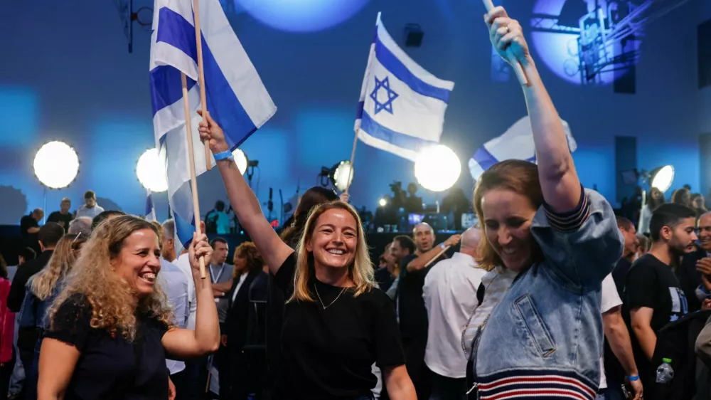 Supporters of former military chief Gadi Eisenkot, leader of the Yashar party, react following national election exit polls at his party headquarters in Tel Aviv, Israel October 28, 2026. REUTERS/Shir Torem