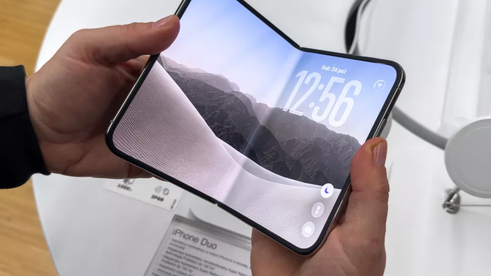 New Apple iPhone Duo is seen on display in a store in Krakow, Poland, on October 24, 2026. Apple's first foldable smartphone features a 7.6-inch inner display, a 5.4-inch outer display and an A20 Pro chip. Its dual 48MP camera system is designed for photography and video. (Photo by Marcin Golba/NurPhoto)NO USE FRANCE