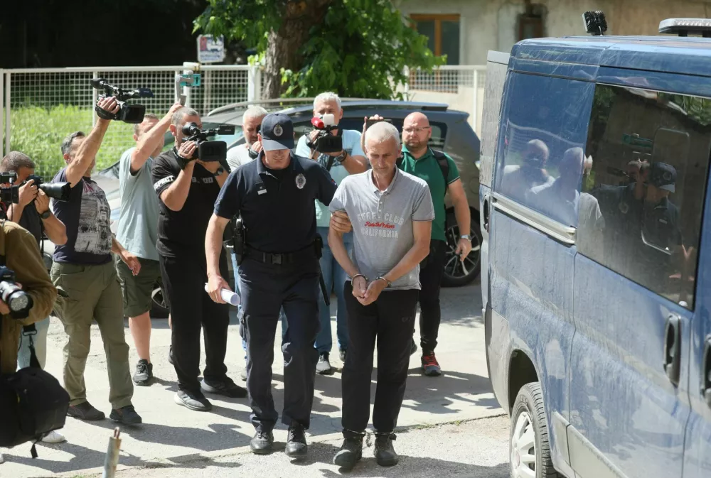 Srdjan Janković zanika, da bi mali Danki storil kaj žalega. &Scaron;e več - pravi, da je ni nikoli niti videl. 
